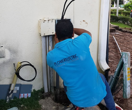 electricista-en-campo